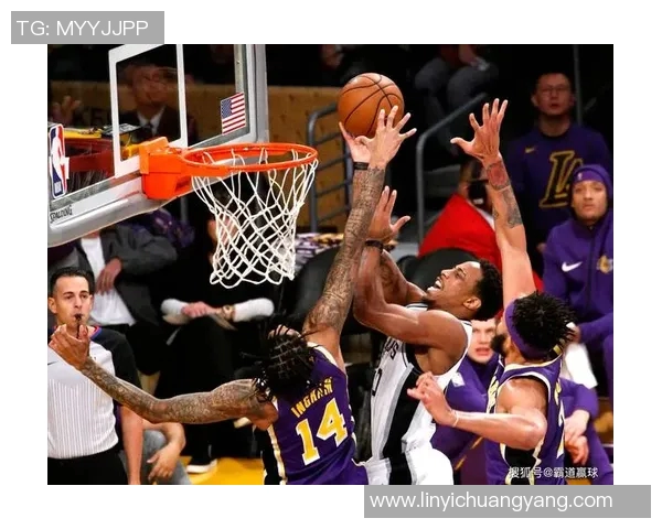 2013年湖人与马刺的经典对决回顾与赛季精彩瞬间分析 2013年湖人与马刺的经典对决回顾与赛季精彩瞬间分析