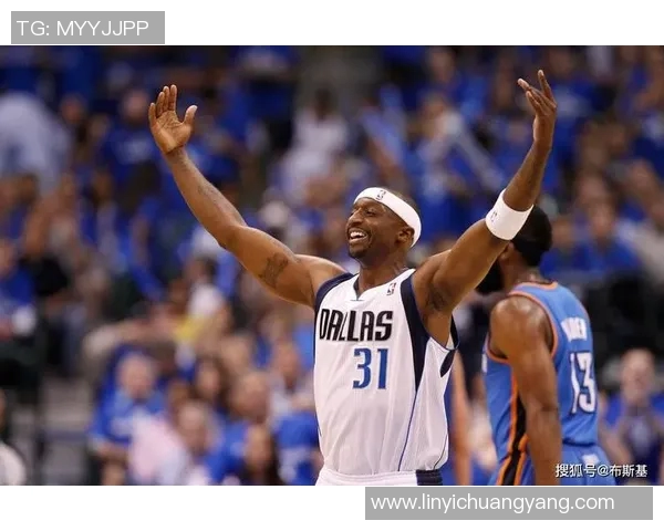 2011年NBA季后赛小牛与雷霆第三场激战回顾与精彩瞬间分析