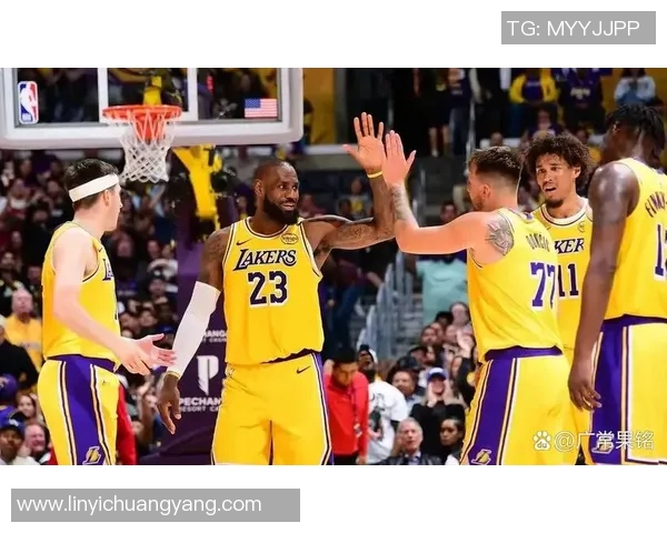 2012季前赛湖人与快船的激烈对决回顾与精彩瞬间分析