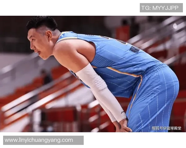 翟晓川:从篮球场上的拼搏者到生活中的多面手,展现不一样的人生精彩 翟晓川:从篮球场上的拼搏者到生活中的多面手,展现不一样的人生精彩