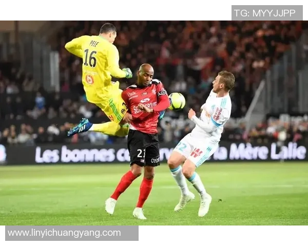 巴黎与甘冈精彩对决集锦回顾赛场瞬间尽显足球魅力与激情 巴黎与甘冈精彩对决集锦回顾赛场瞬间尽显足球魅力与激情