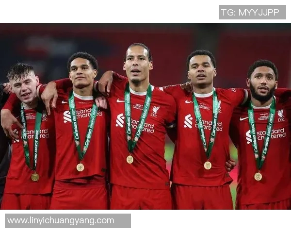 利物浦与狼队赛后家属欢聚一堂共享胜利喜悦与感动时刻