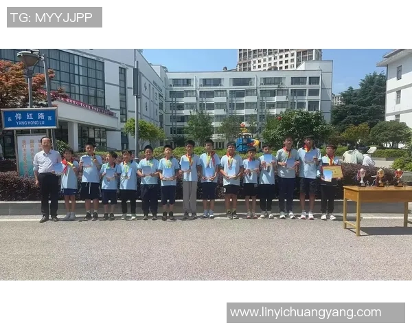 西区小学校园足球比赛精彩直播全程回顾与精彩瞬间分享