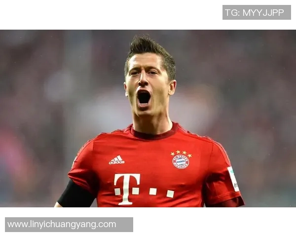 莱万在欧冠赛场火力全开10场12球领跑射手榜金靴前景光明